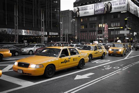 yellow cab   york foto bild north america united states