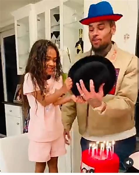 Chris Brown S Daughter Royalty Brown Sings To Him On His Birthday In