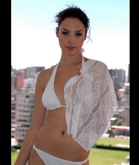 Gal Gadot Models For Miss Israel Universe 2004 Wonder