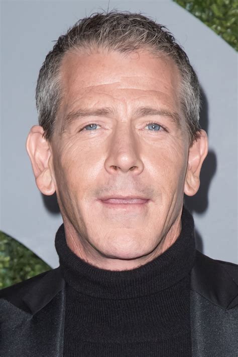 wife of rogue one star ben mendelsohn files for divorce wbff