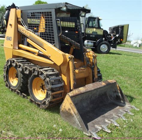 case  skid steer  leeton mo item  sold purple wave