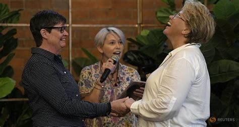 midnight weddings usher in australia s same sex marriage laws