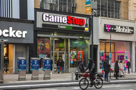 gamestop raises    billion  share sale