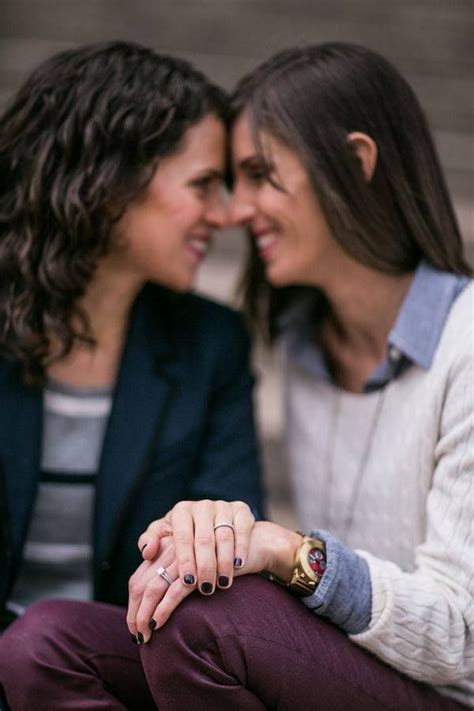 Engagement Session What To Wear Lesbian Engagement Photos Lesbian