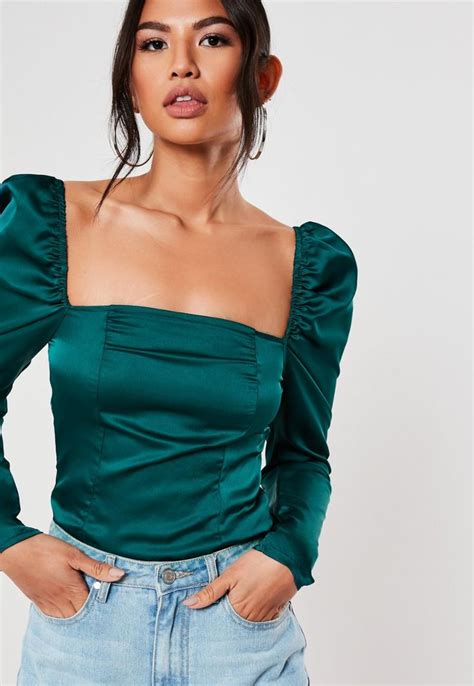 green satin puff sleeve square neck crop top missguided green top outfit satin top outfit
