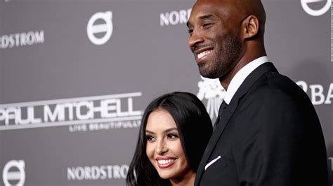 Kobe Bryant S Widow Sues La County Sheriff And The Department For Crash