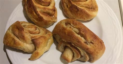 suesses gebaeck  la franzbroetchen von die erlenbacher ein