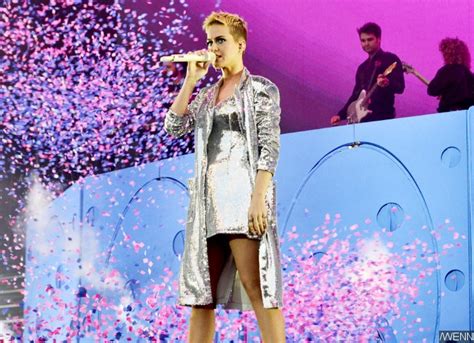 Katy Perry Suffers Wardrobe Malfunction As She Flashes Her