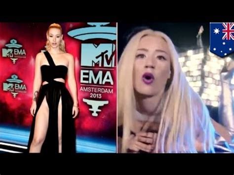 Iggy Azalea Fingering And Groping Too Much Pu Y Rapper Quits Crowd