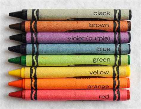 count crayola crayons whats   box jennys crayon collection