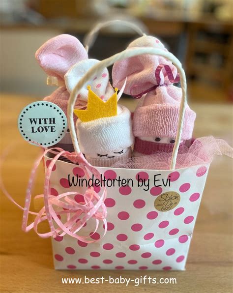 cheap baby gift basket savvy tips   inexpensive newborn gift