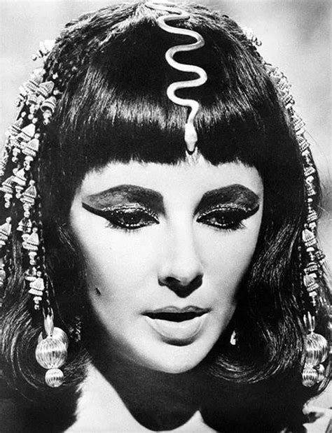 Pin By Janet Launarey On Yes Elizabeth Taylor Cleopatra