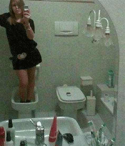 9 Ridiculous Selfies Gone Wrong Worst Selfies Ever Genmice
