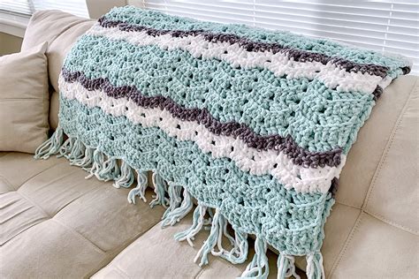 easy crochet afghans perfect  beginners dabbles babbles