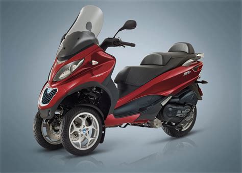 piaggio mp  business lt absasr review total motorcycle