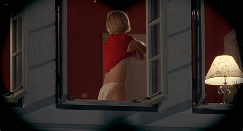 cameron diaz nude side boob and pokies in there s something about mary 1998 hd1080p