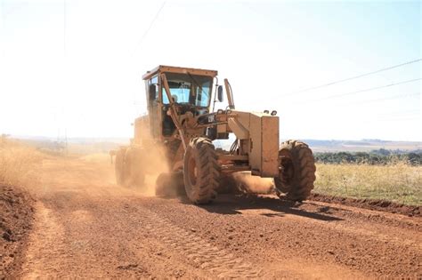 Revitalização De Estradas Vicinais Ajuda Produtor Rural No Escoamento