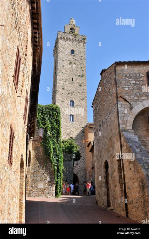 torre grossa palazzo del popolo san gimignano tuscany italy stock