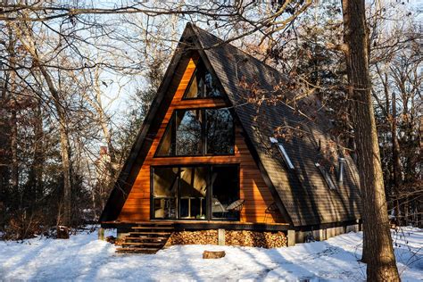 cozy   renovated  frame cabin   woods dwell