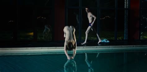 nude video celebs camille razat nude de l eau dans les yeux 2017