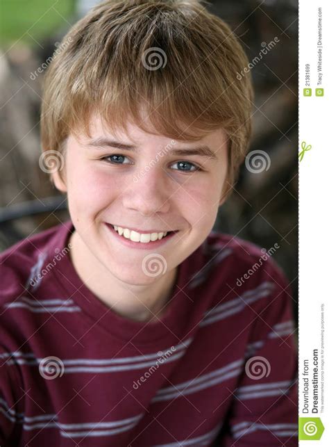 leuk preteen jongen het glimlachen stock afbeelding afbeelding bestaande uit naughty kleur