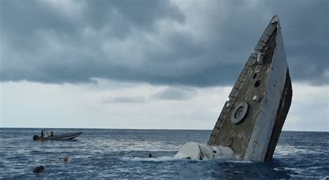 stuart cove releases footage   sinking   wreck deeperbluecom