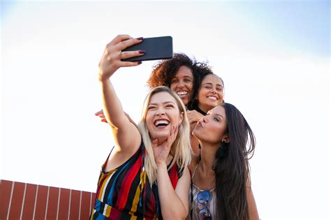 ¿cómo tomar la selfie perfecta 6 trucos para lograrlo soy mujer