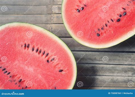 watermeloen stock foto image  watermeloen vers besnoeiing