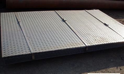 Checkered Galvanized Steel Sheet In Coil Metal Sheet Roll Hot Dipped