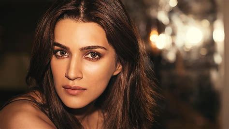 kriti sanon close up face lips hd wallpapers new wallpapers