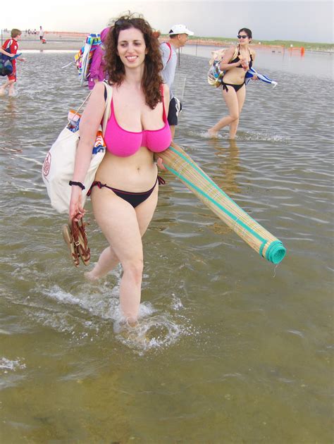 candid slim and stacked milf on the beach hardcore pictures pictures tag milf sorted by