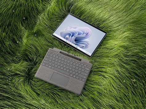 surface pro  brings    processor options   lineup man