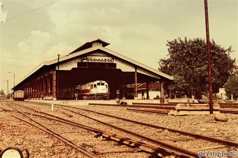 stasiun purwosari canon   wiby tirta flickr