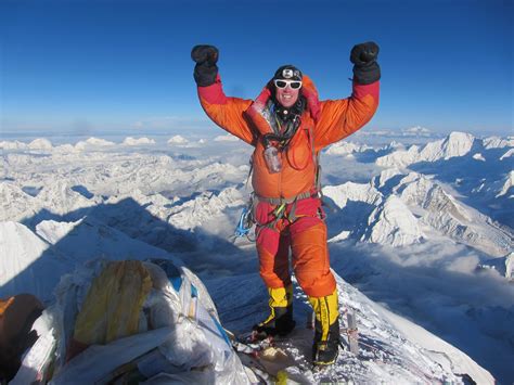 mount everest   climb  worlds highest mountain   works magazine
