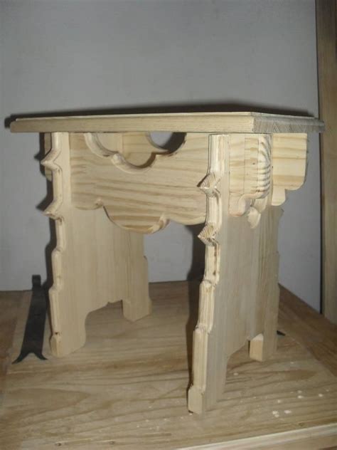 escabelle medieval reconstitution xiv eme siecle mobilier de salon meuble en carton