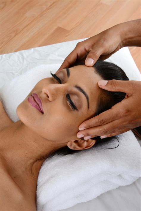 what is indian head massage spas ie
