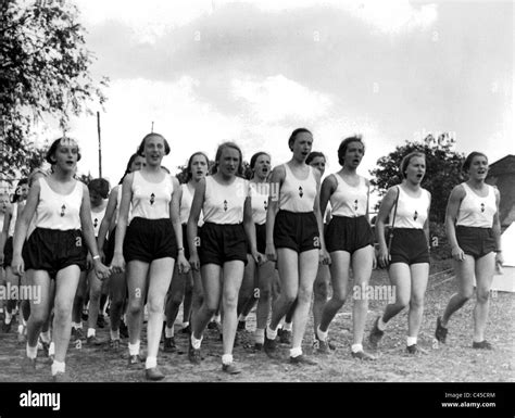 Photographs F001248 Bdm League Of German Girls Bund Deutscher Madel Rfe Ie
