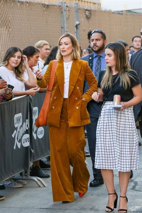 heres   wear  brown pants   chic outfit ideas brown