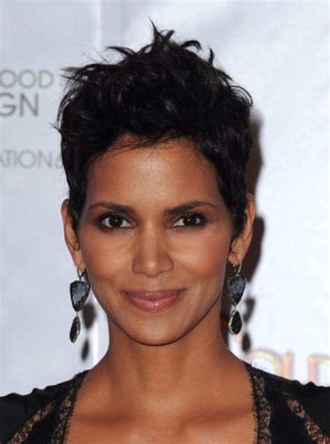 halle berry biography