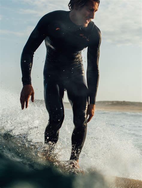 mens wetsuit srface  ultimate wetsuit   surfer