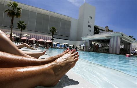 Summer Pool Season Opens In Las Vegas 11 Resorts That Rock It Los