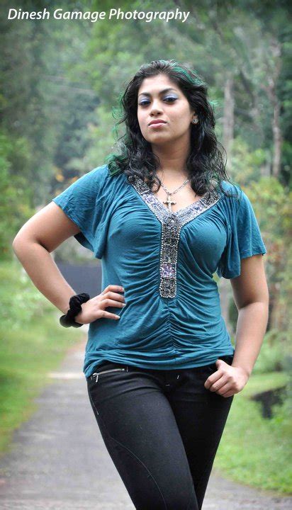 Srilankan Famous Singer Raini Charuka Goonatillake Cute Photos