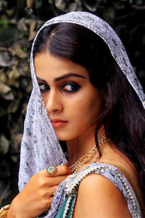 genelia cute tamil actress hq large size close up photos