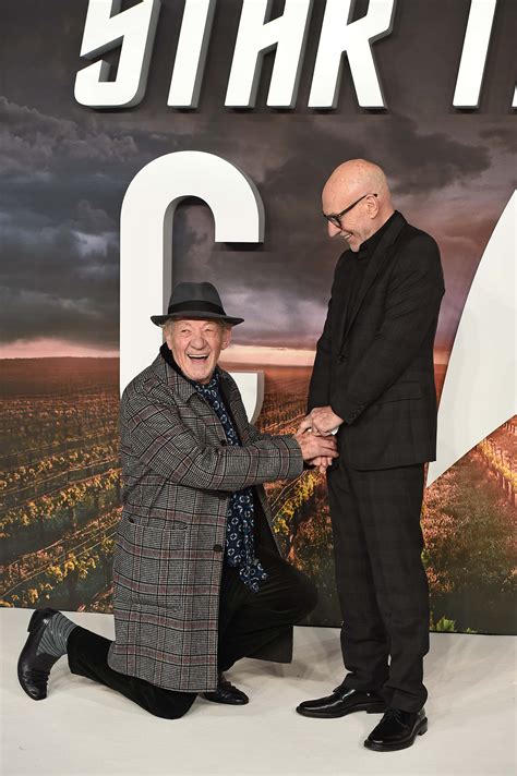These Photos Of Patrick Stewart And Ian Mckellen Kissing On The Red