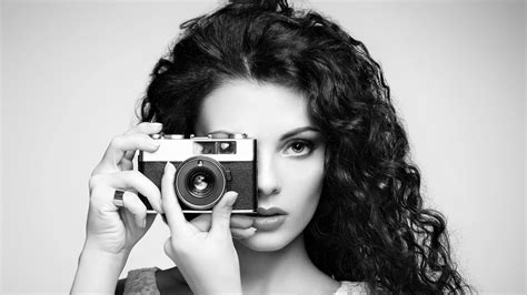 masterpiece black and white self photos of girls with camera lava360