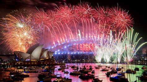 sydney s new year s eve fireworks expected to go ahead despite fire