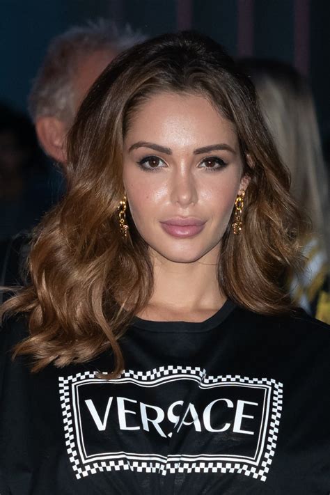 picture of nabilla benattia