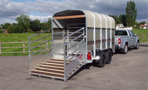hb      livestock trailer bateson trailers