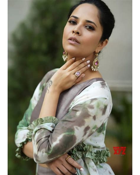 Actress Anasuya Bharadwaj New Glam Stills Social News