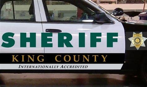 suspect  stabbing shot  killed  king county sheriffs deputies